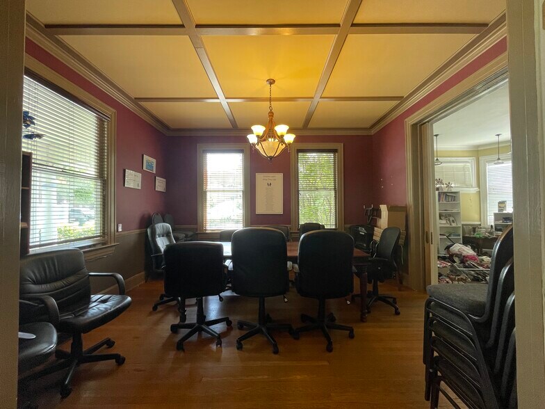 More Photos Of 2300 10th Ct, Birmingham Office Residential For Sale