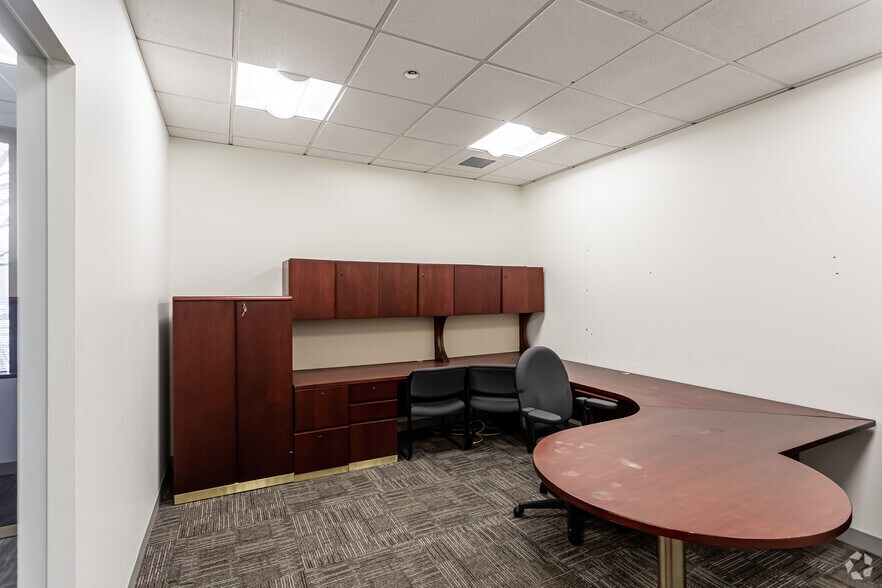 More Photos Of 200 Great Pond Dr, Windsor Office For Lease