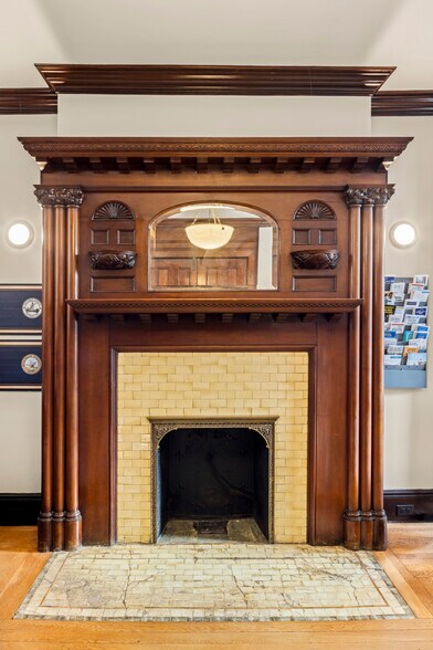More Photos Of 420 Warren St, Hudson Office For Sale