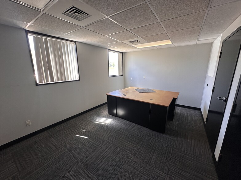 More Photos Of 5171 Plainfield Ave NE, Grand Rapids Medical For Lease