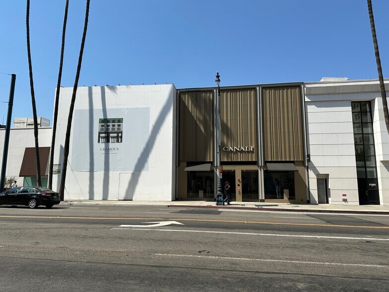 More Photos Of 9549-9551 Wilshire Blvd, Beverly Hills Storefront Retail Office For Lease