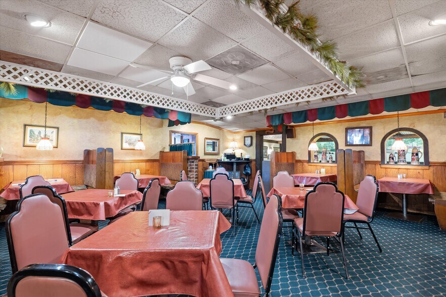 More Photos Of 3044 Deans Bridge Rd, Augusta Restaurant For Sale