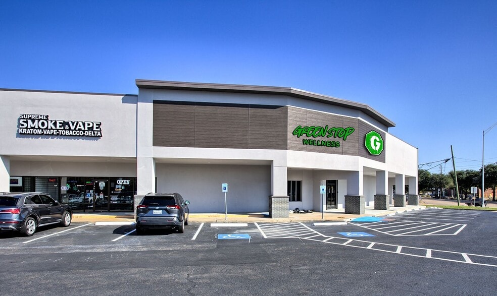 More Photos Of 3260 South Loop W, Houston Storefront For Sale