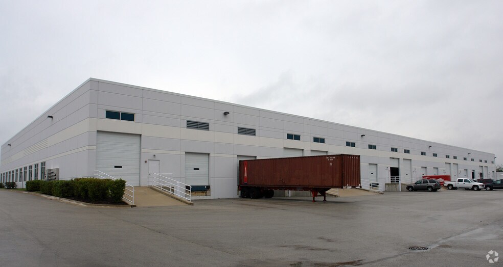 More Photos Of 1201-1217 W Remington Blvd, Romeoville Warehouse For Sale