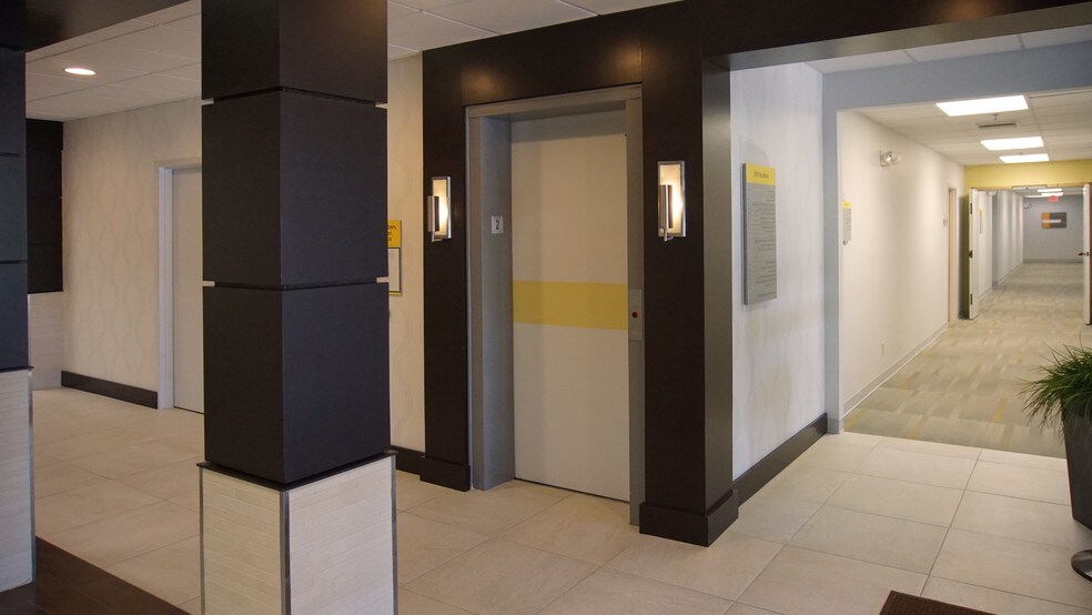 More Photos Of 1819 W Pinhook Rd, Lafayette Office For Lease