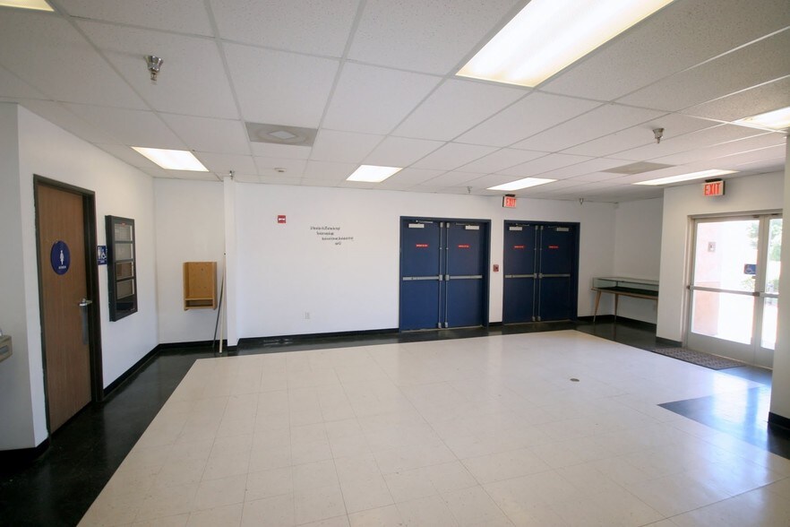 More Photos Of 3700 W Avenue L, Lancaster Schools For Lease