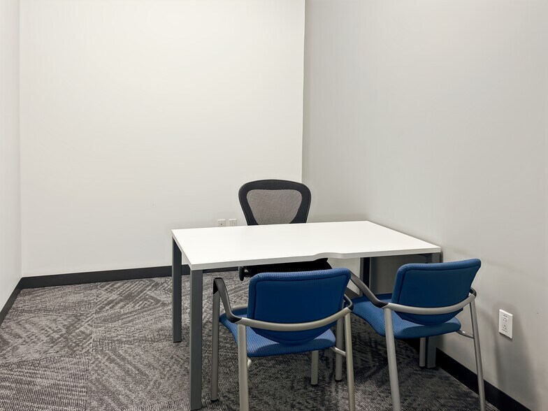 More Photos Of 6500 Rte Transcanadienne, Pointe-claire Coworking Space