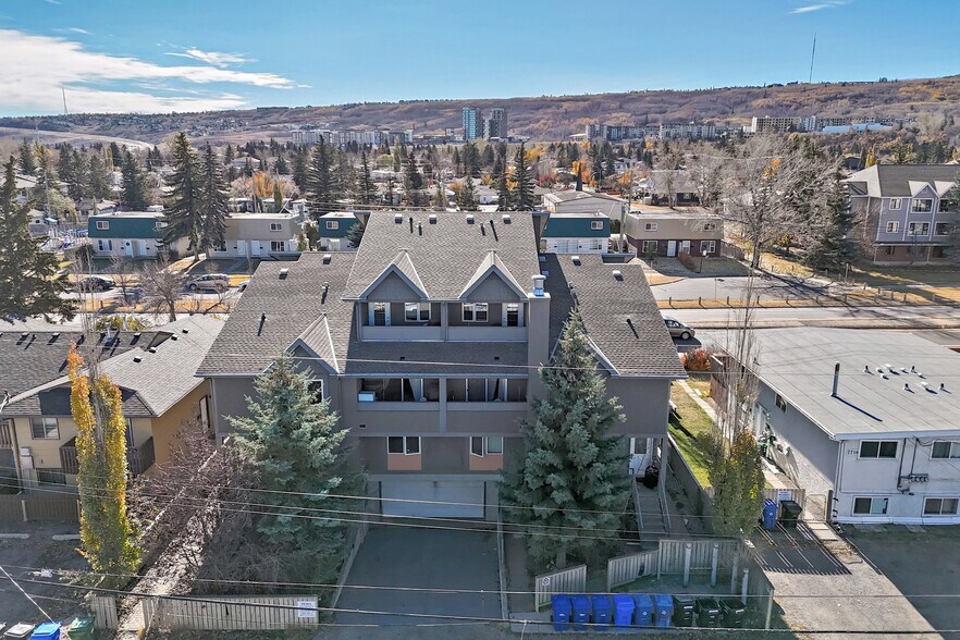 More Photos Of 7714-7716 Bowness Rd NW, Calgary Apartments For Sale