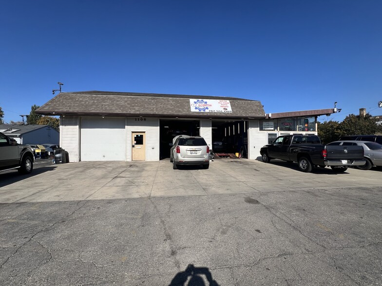 Primary Photo Of 1108 60th St, Kenosha Auto Repair For Lease