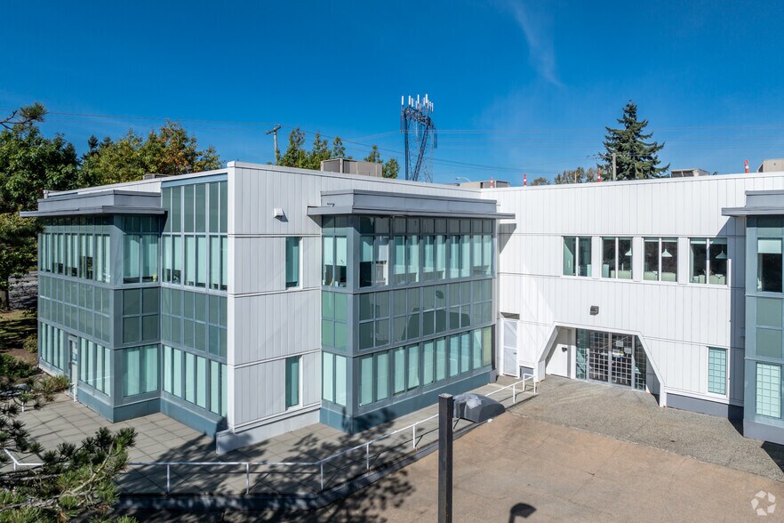 More Photos Of 9180 King George Blvd, Surrey Office For Sale