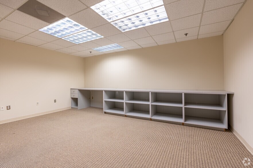 More Photos Of 2809 Emerywood Pky, Richmond Office For Lease