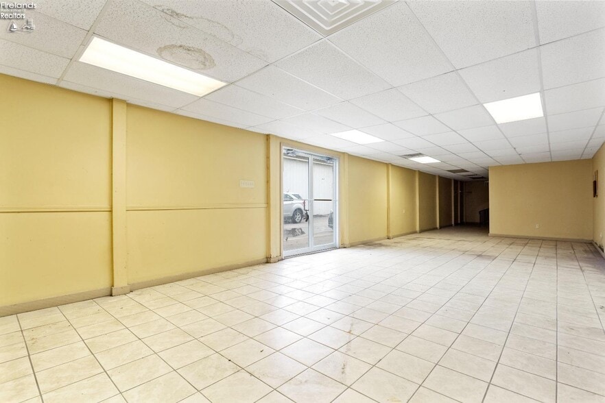 More Photos Of 46400 Telegraph Rd, Amherst Freestanding For Sale