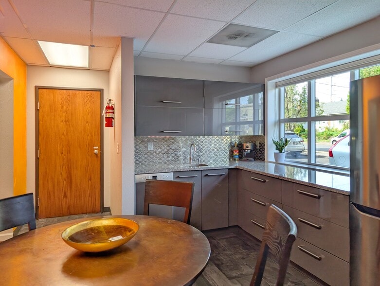 More Photos Of 5828 N Lombard, Portland Medical For Sale