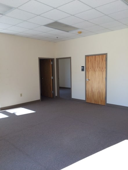 More Photos Of 60 Chamisa Rd, Covington Unknown For Lease