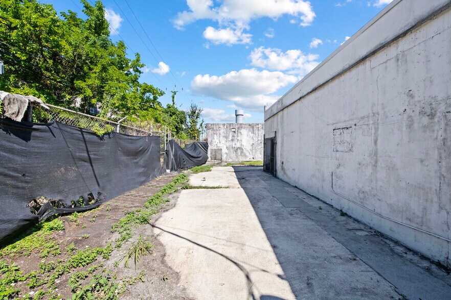 More Photos Of 709 NW 8th Ave, Fort Lauderdale Warehouse For Lease