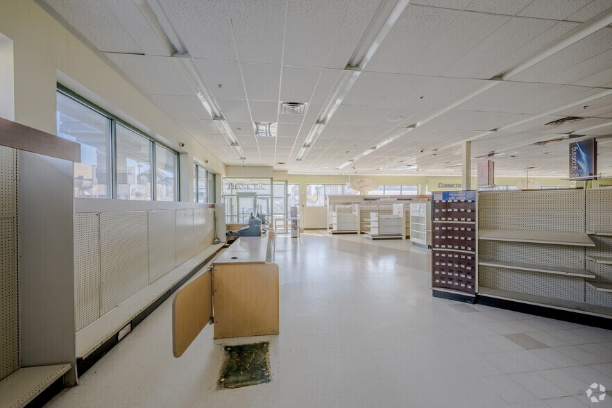 More Photos Of 1207 Acushnet Ave, New Bedford Drugstore For Lease