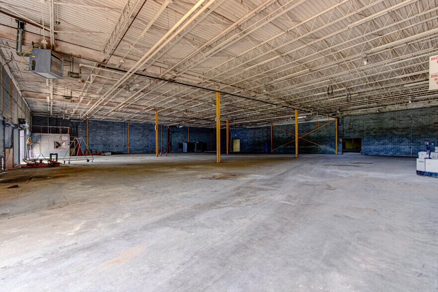 More Photos Of 1664 Sharon Rd, Washington Warehouse For Sale