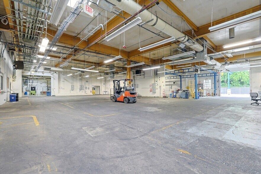 More Photos Of 1 Lawton St, Yonkers Manufacturing For Sale