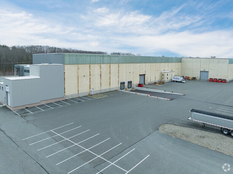 More Photos Of 144-146 Main St, Plaistow Manufacturing For Lease