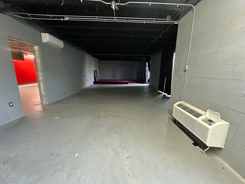 More Photos Of 2493 Broad Ave, Memphis Warehouse For Sale