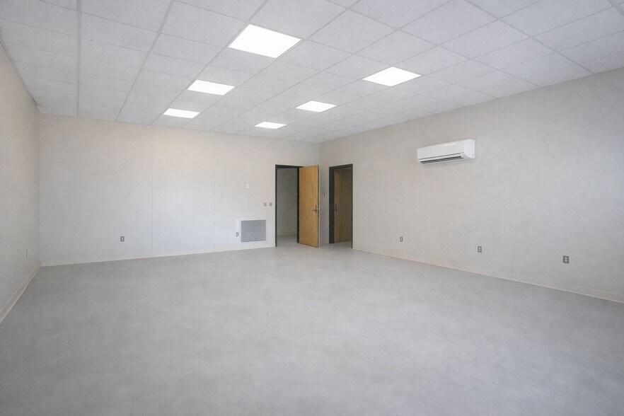 More Photos Of 1701 E 1st St, Chandler Office For Lease