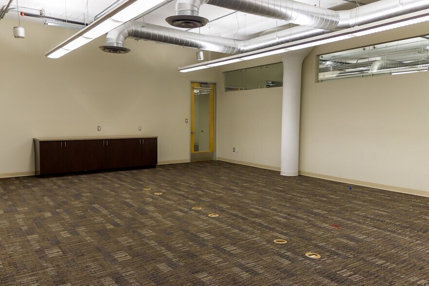 More Photos Of 500 W Overland Ave, El Paso Office For Lease