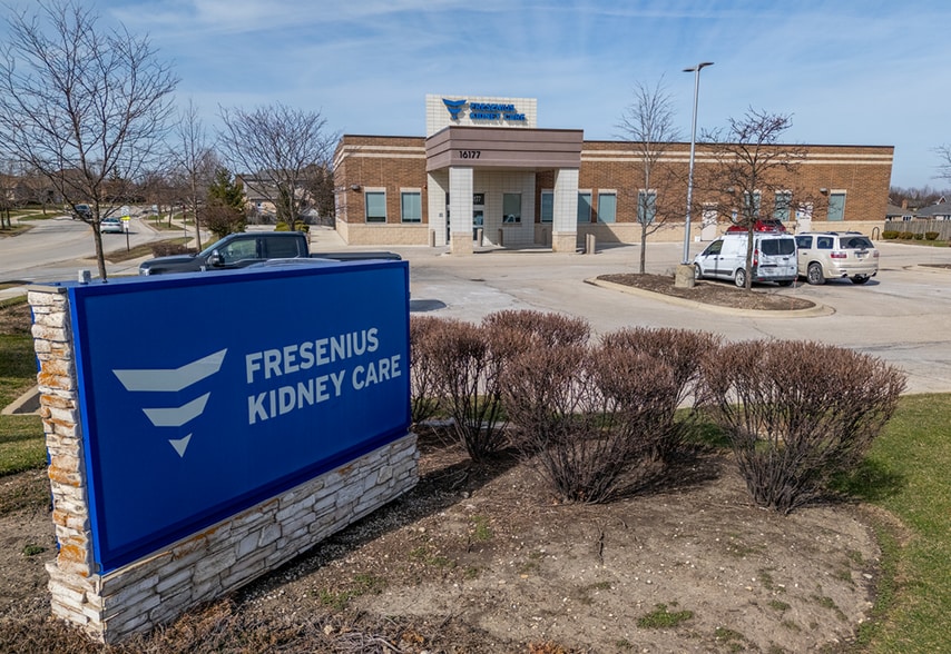 Primary Photo Of 16177 W 127th St, Lemont Medical For Sale