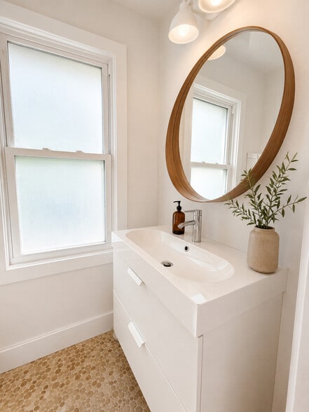 More Photos Of 202 Herndon St, Fredericksburg Office For Sale