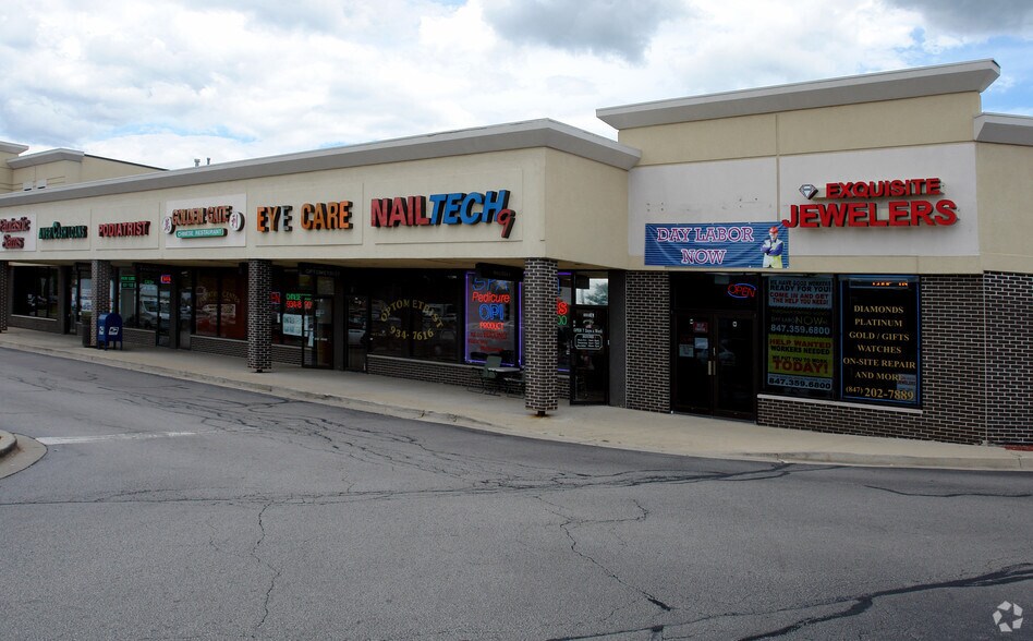 More Photos Of 1590 N Rand Rd, Palatine Unknown For Lease