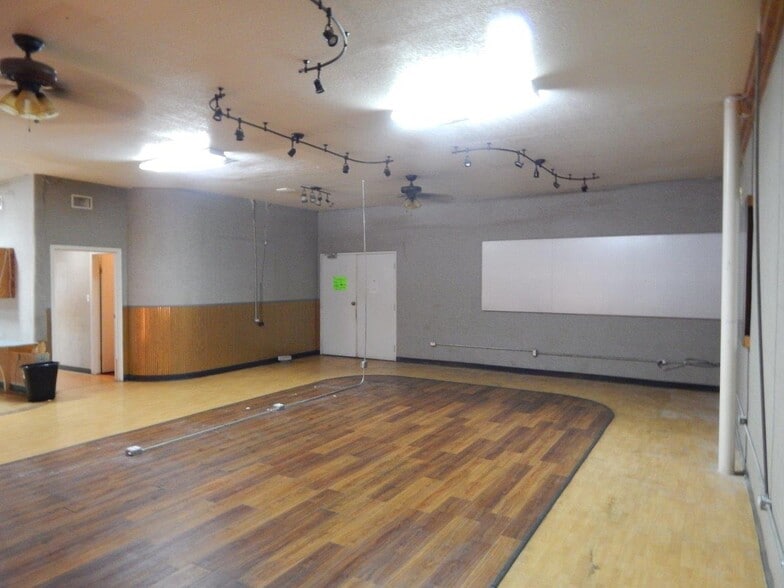 More Photos Of 3700 N Stewart Rd, Mission Warehouse For Lease