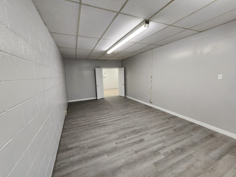 More Photos Of 802-806 N Gray St, Killeen Freestanding For Sale