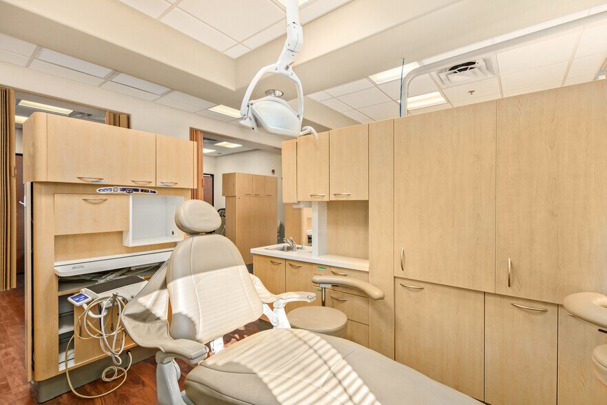 More Photos Of 9179 W Thunderbird Rd, Peoria Medical For Lease