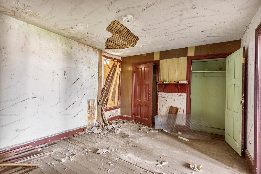 More Photos Of 2111 Germantown Ave, Philadelphia Bar For Sale
