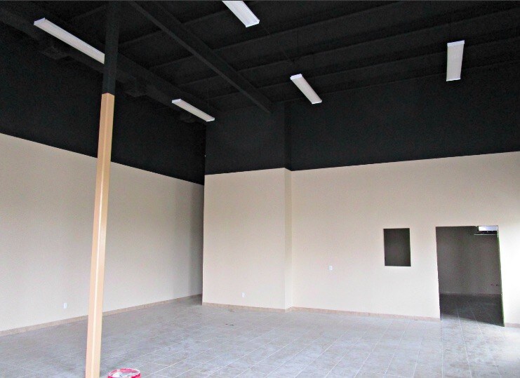 More Photos Of 515 W Main Ave, Alton Storefront For Lease