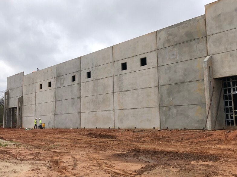 More Photos Of 4700 SW 25th Cir, Oklahoma City Warehouse For Lease