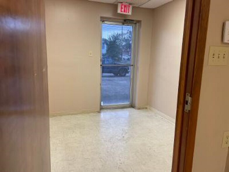 More Photos Of 3035 Paris Ave, New Orleans Medical For Lease