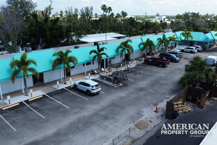 More Photos Of 5610 Gulf of Mexico Dr, Longboat Key Restaurant For Sale