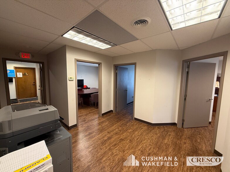 More Photos Of 5455 Broadview Rd, Parma Office For Sale