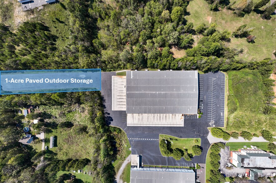 More Photos Of 640 N Northpark Dr, Clinton Warehouse For Lease