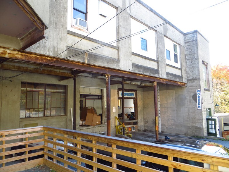 More Photos Of 1548 Burden Lake Rd, Averill Park Warehouse For Lease