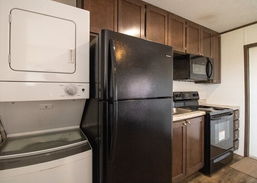 More Photos Of 7007 Farm to Market 846, Knott Office For Sale