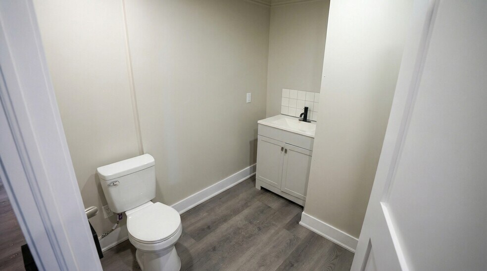 More Photos Of 39 Shade St, Cambridge General Retail For Lease