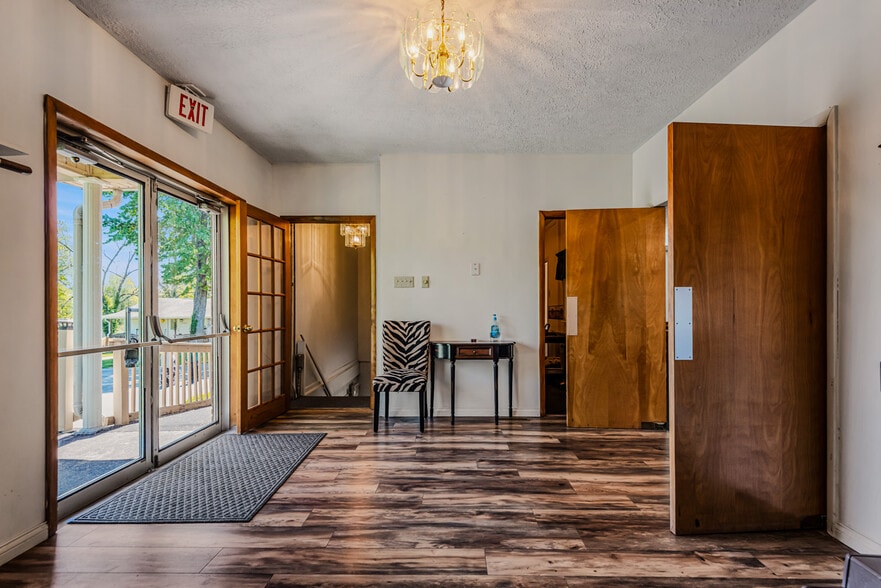 More Photos Of 7990 S 300 W, Columbus Flex For Sale