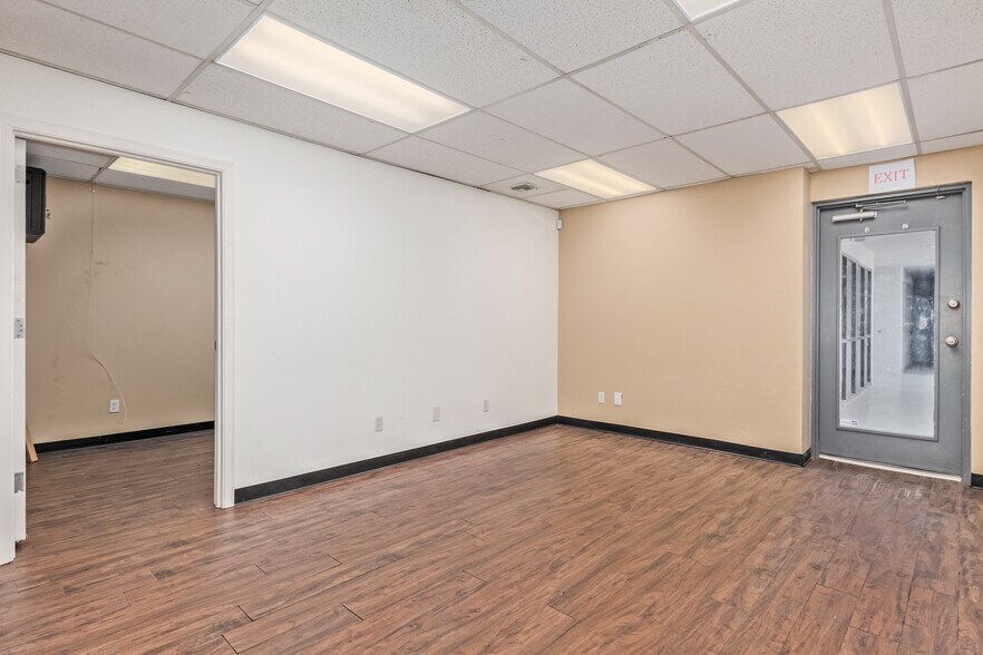 More Photos Of 5815 N Black Canyon Hwy, Phoenix Medical For Lease