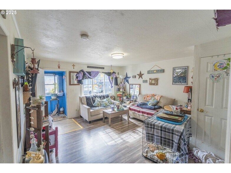 More Photos Of 2149 S Franklin St, Seaside Apartments For Sale