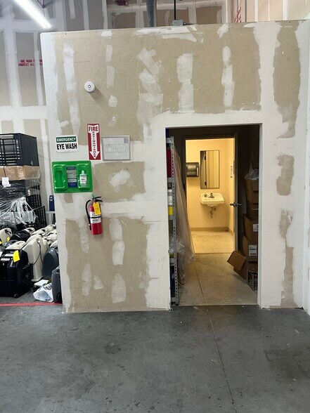 More Photos Of 1806 33rd St, Orlando Office For Lease