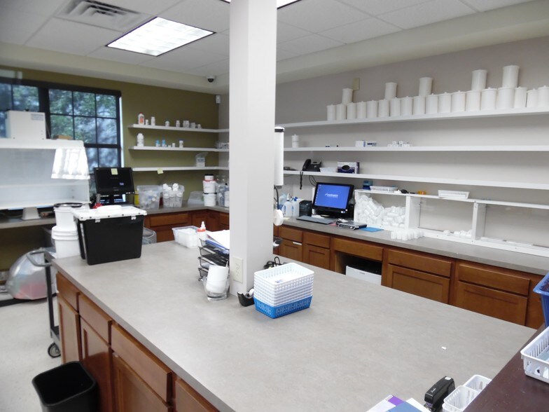 More Photos Of 6789 Southpoint Pky, Jacksonville Medical For Sale