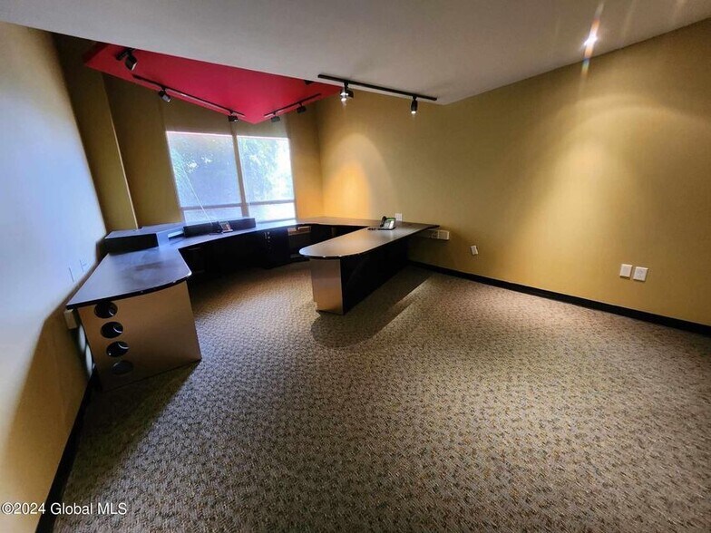 More Photos Of 436 New Karner Rd, Albany Office For Lease