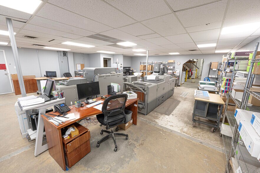 More Photos Of 2815 12th St NE, Calgary Warehouse For Sale