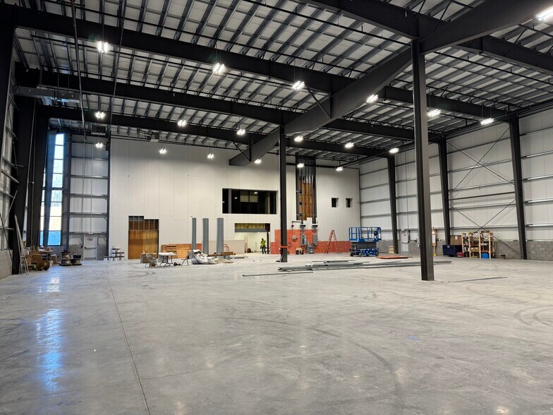 More Photos Of 3 Patterson Rd, Shirley Warehouse For Lease